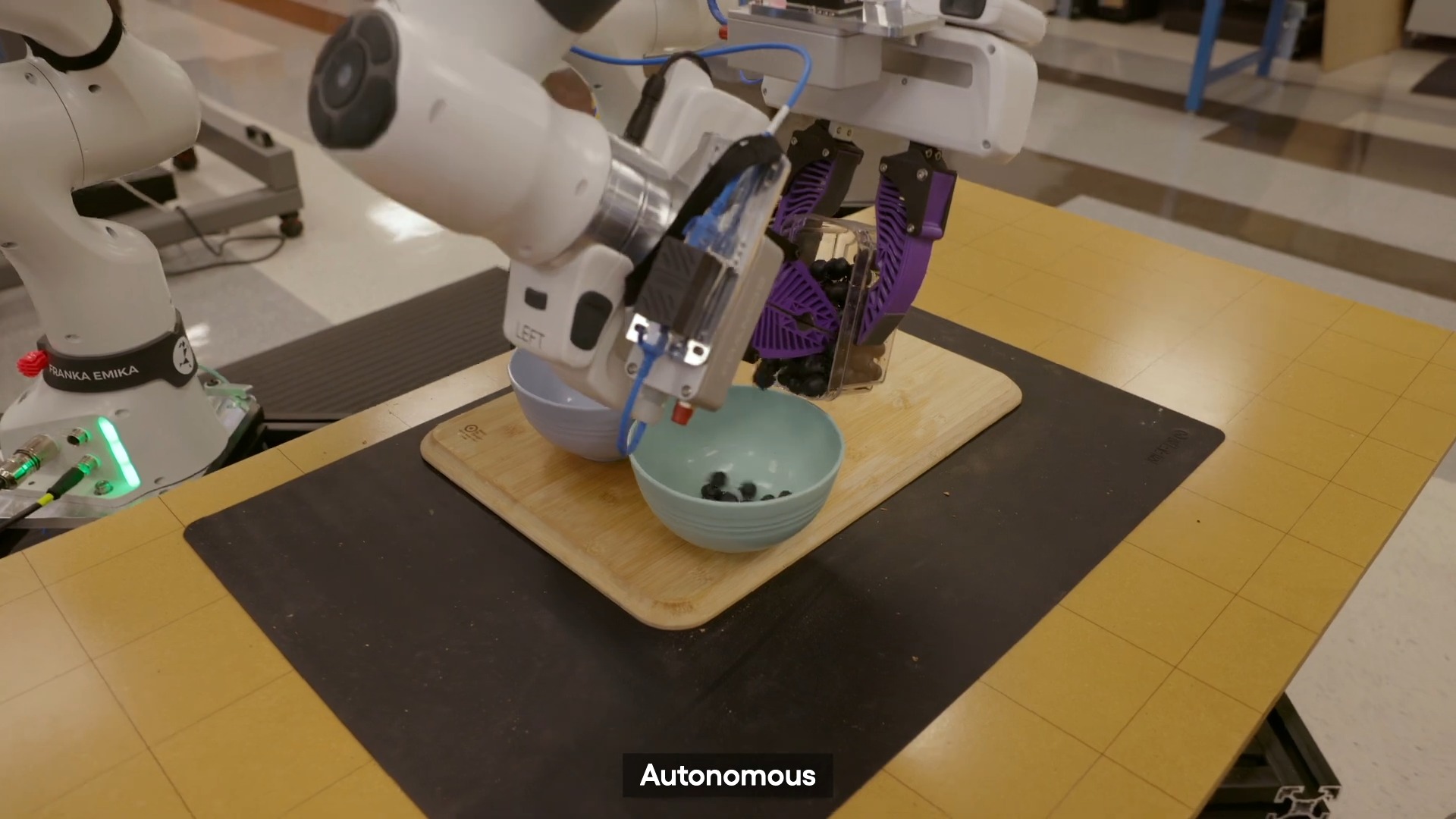 豐田研究所的機器人透過大型行為模型LBMs已經能夠做到60種以上的複雜動作 - 電腦王阿達