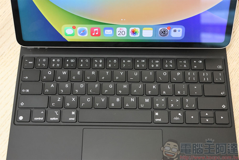 Kamera iPad 二代磁吸鍵盤保護雙面夾系列開箱:用一半的價格擁有原廠配件全功能! - 電腦王阿達 Kamera iPad 二代磁吸鍵盤保護雙面夾系列開箱:用一半的價格擁有原廠配件全功能! - 電腦王阿達