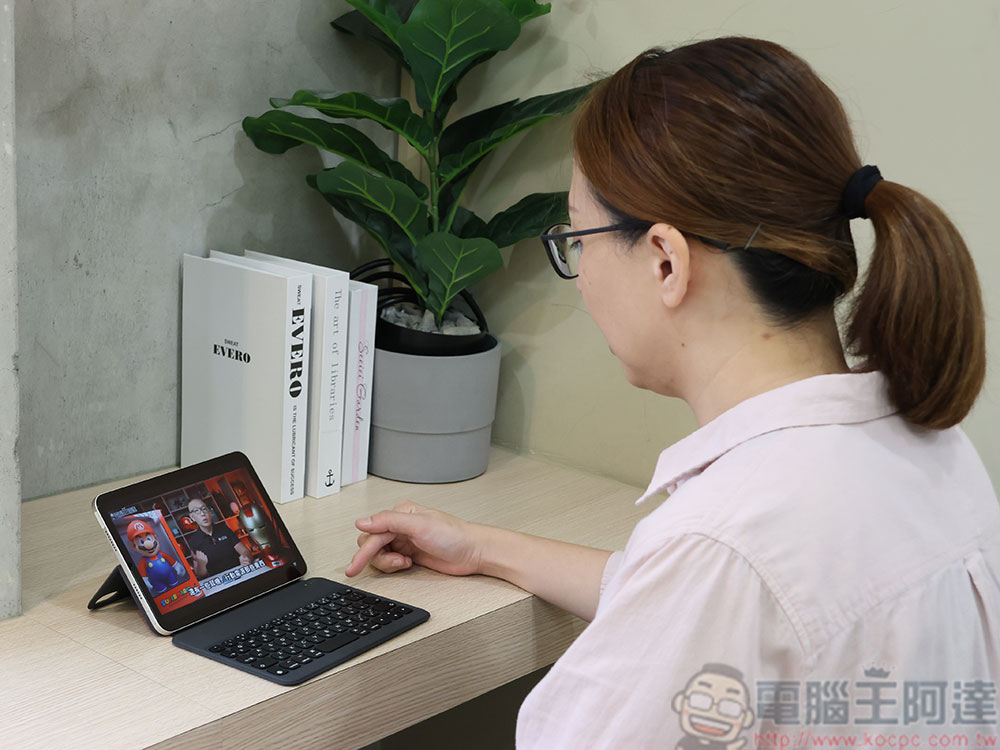 Kamera iPad 二代磁吸鍵盤保護雙面夾系列開箱:用一半的價格擁有原廠配件全功能! - 電腦王阿達 Kamera iPad 二代磁吸鍵盤保護雙面夾系列開箱:用一半的價格擁有原廠配件全功能! - 電腦王阿達