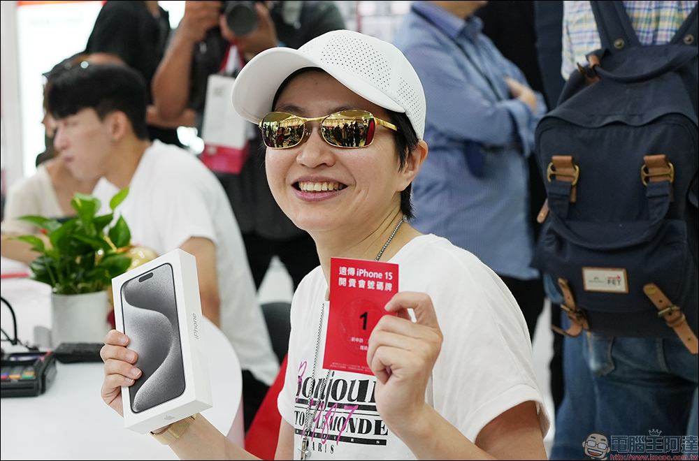 遠傳 iPhone 15 盛大開賣,遠傳老客戶回娘家,紮營 103 小時將 iPhone 與豐富好禮帶回家! - 電腦王阿達 遠傳 iPhone 15 盛大開賣,遠傳老客戶回娘家,紮營 103 小時將 iPhone 與豐富好禮帶回家! - 電腦王阿達