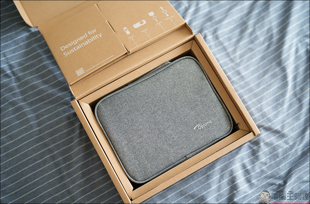 奧圖碼 Optoma OMA-S 微型3雷射投影機開箱|世界最小頂級規格,1500HK 流明高亮度、自動對焦、支援行動電源 PD 供電 - 電腦王阿達 奧圖碼 Optoma OMA-S 微型3雷射投影機開箱|世界最小頂級規格,1500HK 流明高亮度、自動對焦、支援行動電源 PD 供電 - 電腦王阿達