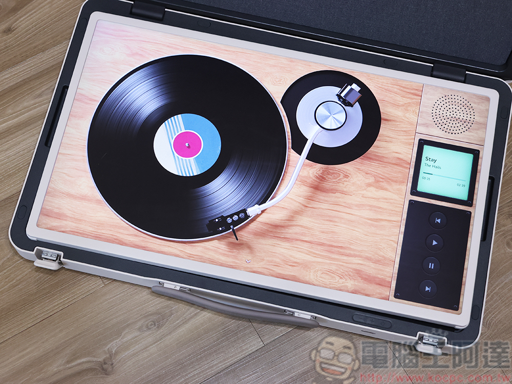 LG StanbyMe Go 開箱體驗:螢幕、喇叭一箱搞定多媒體影音,告別器材、線材纏身! - 電腦王阿達 LG StanbyMe Go 開箱體驗:螢幕、喇叭一箱搞定多媒體影音,告別器材、線材纏身! - 電腦王阿達