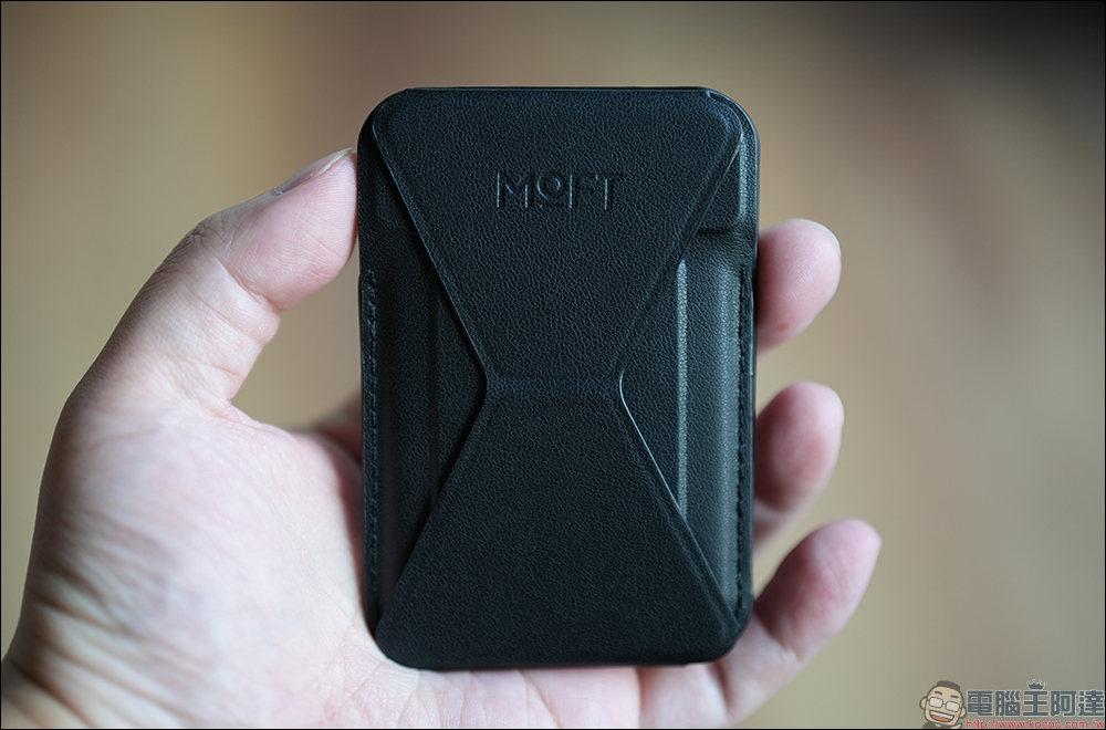 MOFT MOVAS™ 純素皮革系列開箱|瞬變三角支架、磁吸式手機支架、皮革磁力保護殼, iPhone 15 系列最小、最快、最多功的磁吸配件組合 - 電腦王阿達 MOFT MOVAS™ 純素皮革系列開箱|瞬變三角支架、磁吸式手機支架、皮革磁力保護殼, iPhone 15 系列最小、最快、最多功的磁吸配件組合 - 電腦王阿達