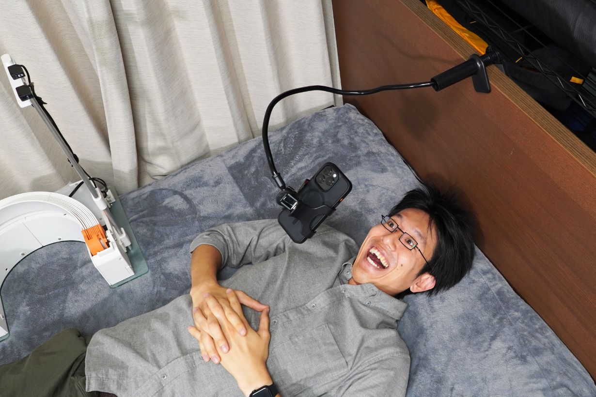 日本網友發明在床上玩手機也不怕手滑砸到臉的保護罩 - 電腦王阿達 日本網友發明在床上玩手機也不怕手滑砸到臉的保護罩 - 電腦王阿達