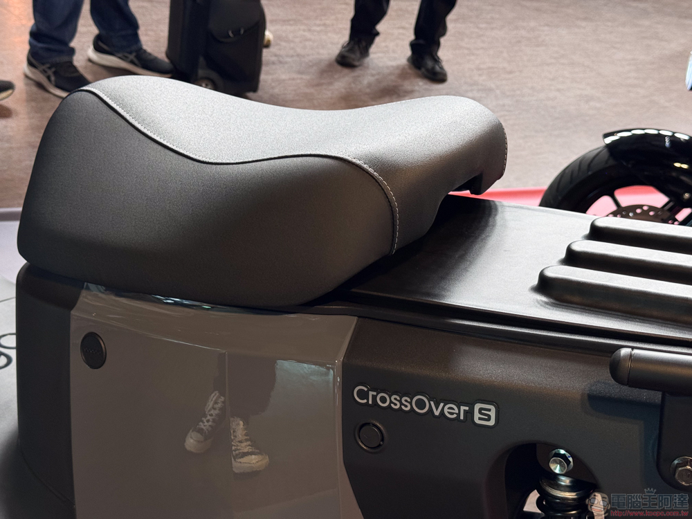 跨越世代的全新電車 Gogoro CrossOver / CrossOver S 發表（更新：動手玩） - 電腦王阿達