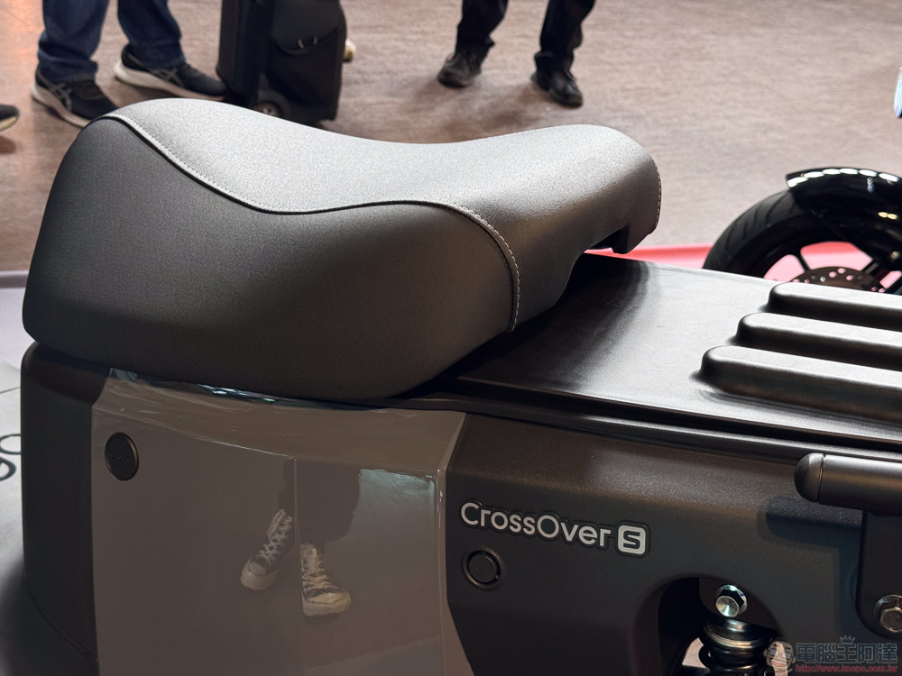 跨越世代的全新電車 Gogoro CrossOver / CrossOver S 發表(更新:動手玩) - 電腦王阿達 跨越世代的全新電車 Gogoro CrossOver / CrossOver S 發表(更新:動手玩) - 電腦王阿達