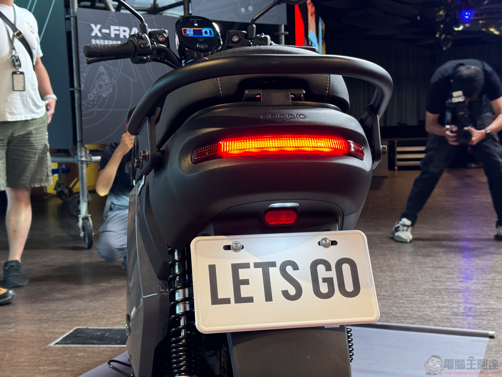 跨越世代的全新電車 Gogoro CrossOver / CrossOver S 發表(更新:動手玩) - 電腦王阿達 跨越世代的全新電車 Gogoro CrossOver / CrossOver S 發表(更新:動手玩) - 電腦王阿達