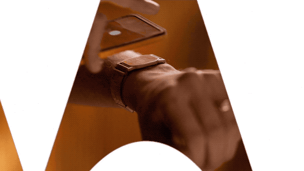 能做瑜伽的手機?Motorola 端出更成熟的手鐲式手機原型 - 電腦王阿達 能做瑜伽的手機?Motorola 端出更成熟的手鐲式手機原型 - 電腦王阿達