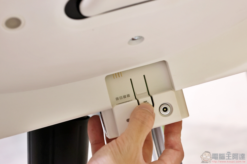 最了解你的人體工學椅,Backrobo 空氣貝果椅可偵測坐姿自動微調、還能幫你溫感熱敷 - 電腦王阿達 最了解你的人體工學椅,Backrobo 空氣貝果椅可偵測坐姿自動微調、還能幫你溫感熱敷 - 電腦王阿達