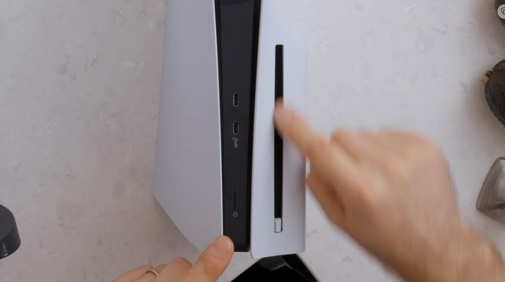 新款 PS5 Slim 拆解影片來了!帶你一探內部的改變 - 電腦王阿達 新款 PS5 Slim 拆解影片來了!帶你一探內部的改變 - 電腦王阿達
