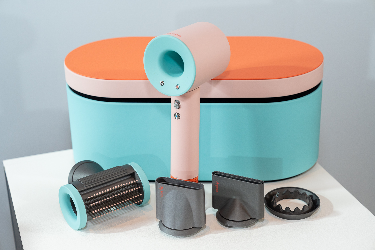 Dyson Supersonic™ 吹風機全新限定炫彩粉霧拼色搶眼登場 粉嫩復古配色擊中女人心 - 電腦王阿達 Dyson Supersonic™ 吹風機全新限定炫彩粉霧拼色搶眼登場 粉嫩復古配色擊中女人心 - 電腦王阿達