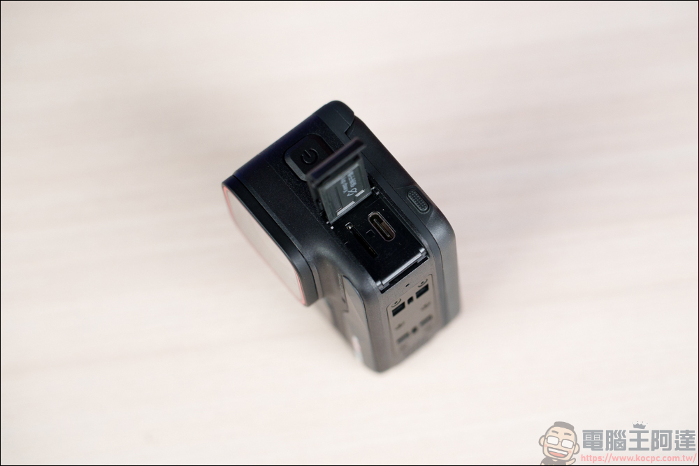 Insta360 Ace Pro 開箱實測:結合 AI、徠卡與超大感光元件,當前最強運動相機 - 電腦王阿達 Insta360 Ace Pro 開箱實測:結合 AI、徠卡與超大感光元件,當前最強運動相機 - 電腦王阿達