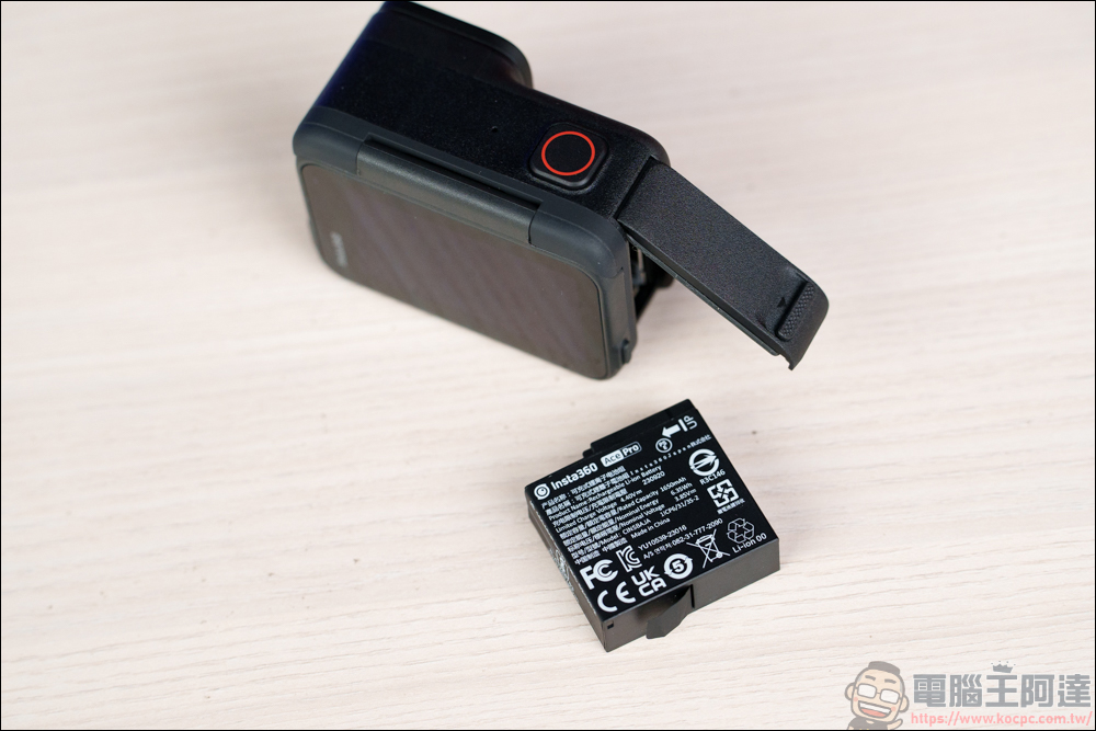 Insta360 Ace Pro 開箱實測:結合 AI、徠卡與超大感光元件,當前最強運動相機 - 電腦王阿達 Insta360 Ace Pro 開箱實測:結合 AI、徠卡與超大感光元件,當前最強運動相機 - 電腦王阿達