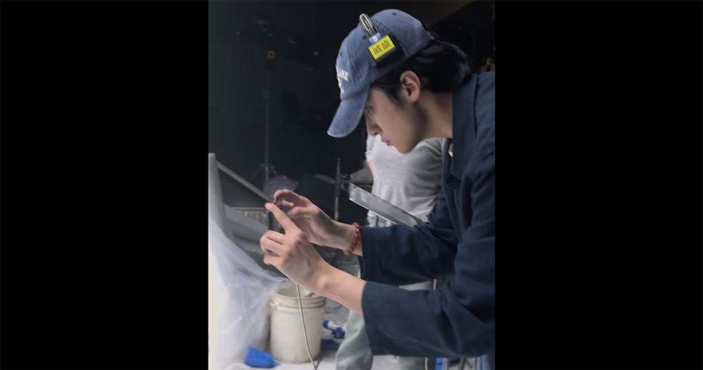 劉柏辛新曲《Delulu》首度嘗試以 iPhone 進行MV 拍攝:解除器材制約將迷因化為真實創作(導演訪談) - 電腦王阿達 劉柏辛新曲《Delulu》首度嘗試以 iPhone 進行MV 拍攝:解除器材制約將迷因化為真實創作(導演訪談) - 電腦王阿達