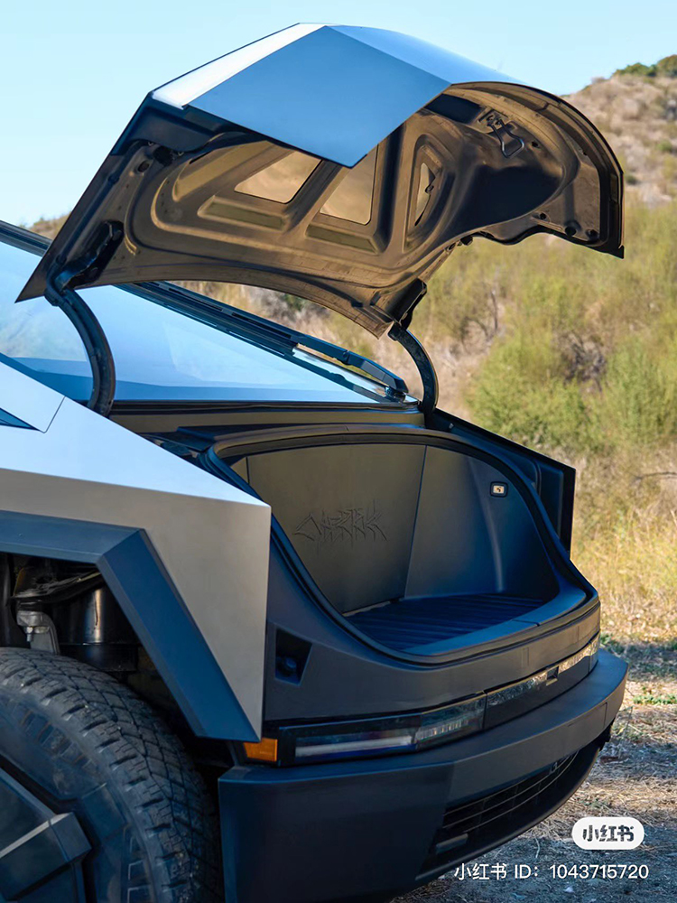 Tesla Cybertruck 內裝與前置物箱實拍照全面曝光 - 電腦王阿達 Tesla Cybertruck 內裝與前置物箱實拍照全面曝光 - 電腦王阿達