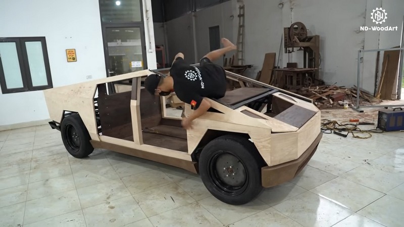 真的可以開! 越南 Youtuber 做的「木製」特斯拉 Cybertruck - 電腦王阿達 真的可以開! 越南 Youtuber 做的「木製」特斯拉 Cybertruck - 電腦王阿達