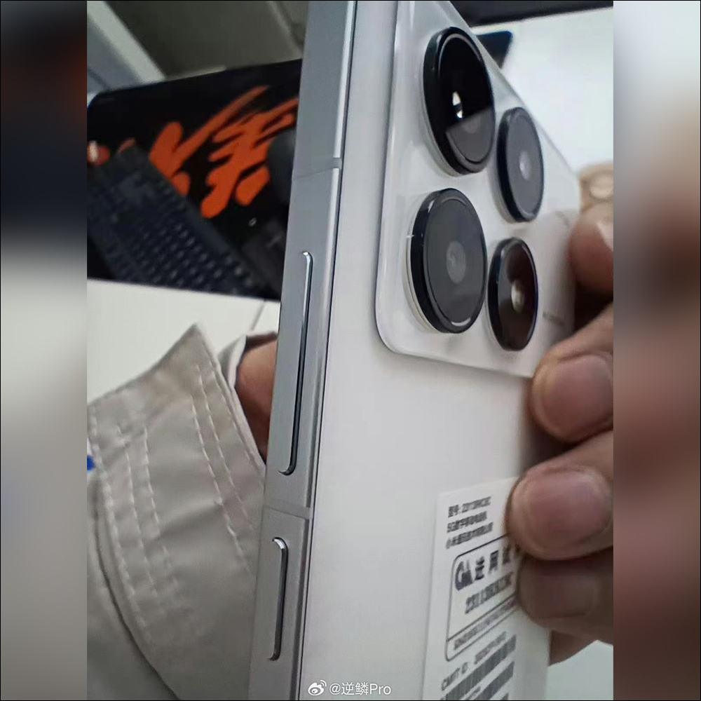 Redmi K70 系列真機外觀曝光!更多新機規格、配色搶先看 - 電腦王阿達 Redmi K70 系列真機外觀曝光!更多新機規格、配色搶先看 - 電腦王阿達
