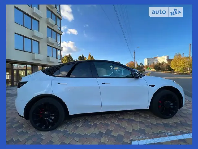 在美國撞爛的Tesla Model Y 居然在千里之外的烏克蘭浴火重生 - 電腦王阿達 在美國撞爛的Tesla Model Y 居然在千里之外的烏克蘭浴火重生 - 電腦王阿達