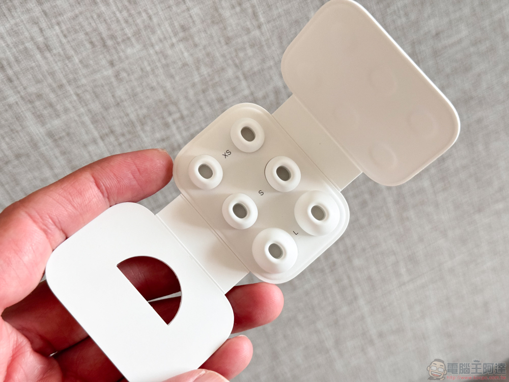USB-C 版 AirPods Pro (第 2 代) 開箱體驗:蘋果次世代 Pro 級音訊體驗的首塊拼圖 - 電腦王阿達 USB-C 版 AirPods Pro (第 2 代) 開箱體驗:蘋果次世代 Pro 級音訊體驗的首塊拼圖 - 電腦王阿達