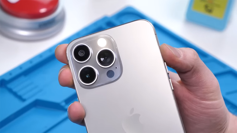 國外 YouTuber 開箱僅 220 美金的山寨版 iPhone 15 Pro Max,外型和質感超像,還有動作按鈕 - 電腦王阿達 國外 YouTuber 開箱僅 220 美金的山寨版 iPhone 15 Pro Max,外型和質感超像,還有動作按鈕 - 電腦王阿達