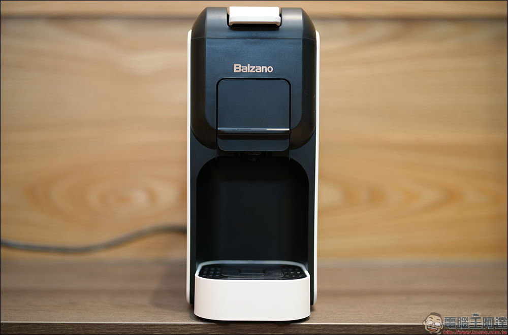 Balzano 義式半自動雙膠囊3in1咖啡機開箱｜義比壓壓｜義式咖啡＆大小雙膠囊，快速預熱、高壓穩定萃取 - 電腦王阿達