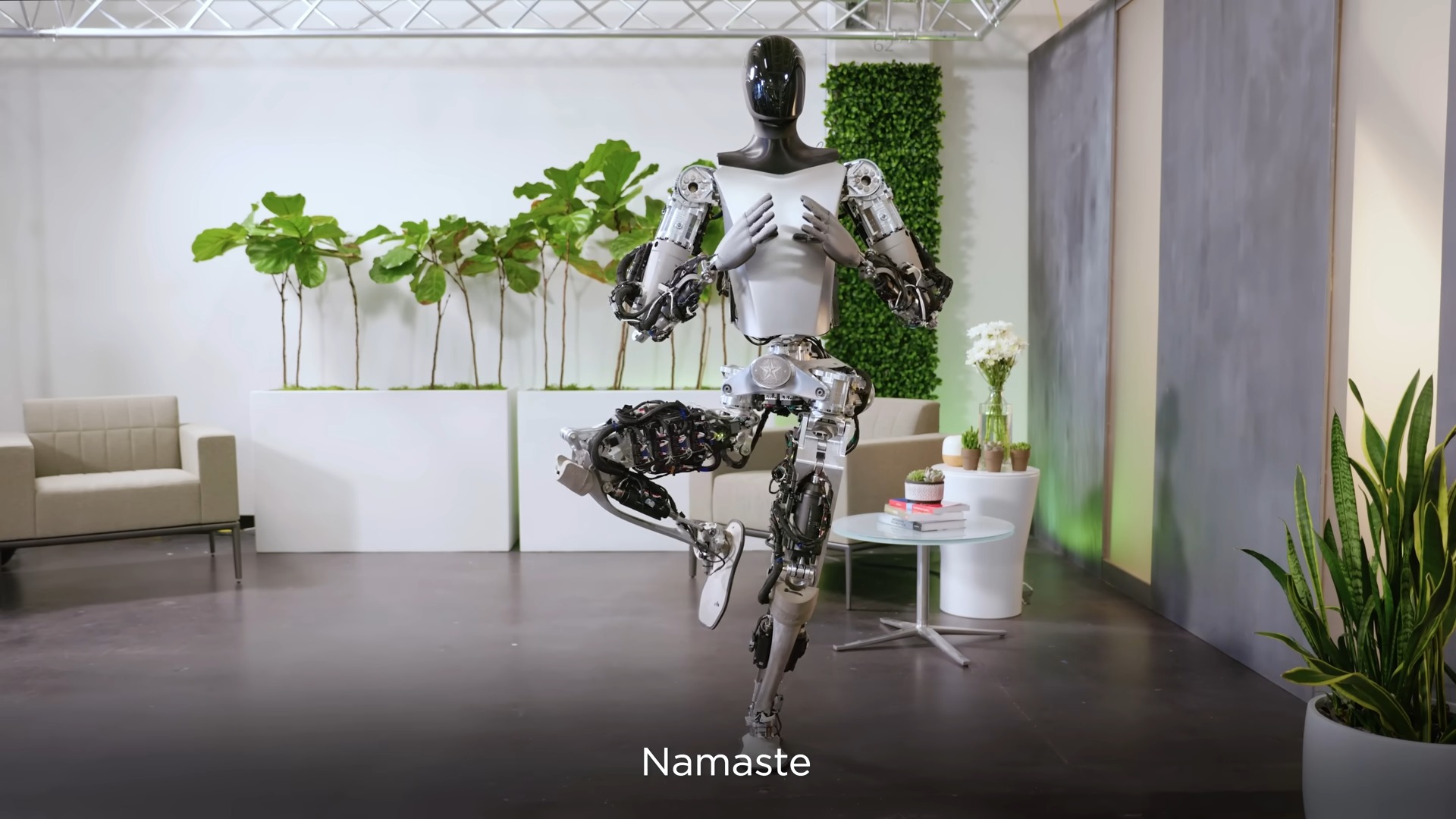 人形機器人在汽車製造業的應用前景 Optimus、Walker S、Figure-01 工廠實戰表現 - 電腦王阿達 特斯拉人型機器人再進化,Optimus Gen-2 速度更快更穩定 - 電腦王阿達