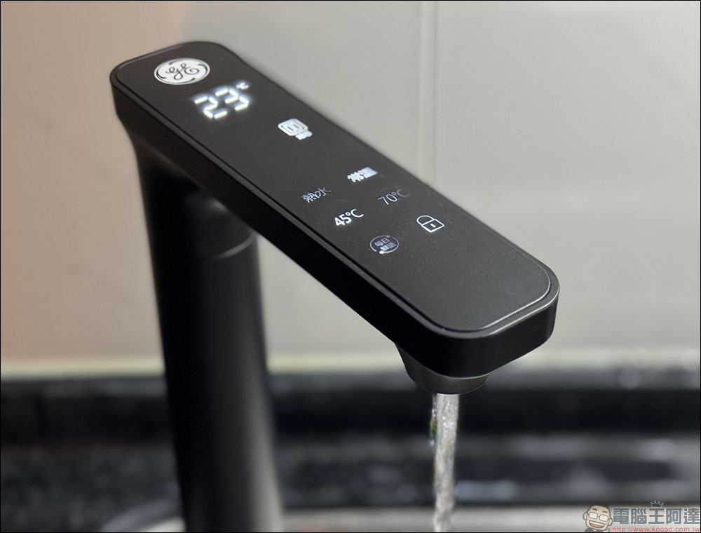 奇異淨水 極煦 700G 淨熱合一奈濾淨水器開箱|淨水加熱二合一、超大熱水量與 4 種溫度,業界獨家G+ 奈濾荷電技術保留八大礦物質! - 電腦王阿達 奇異淨水 極煦 700G 淨熱合一奈濾淨水器開箱|淨水加熱二合一、超大熱水量與 4 種溫度,業界獨家G+ 奈濾荷電技術保留八大礦物質! - 電腦王阿達