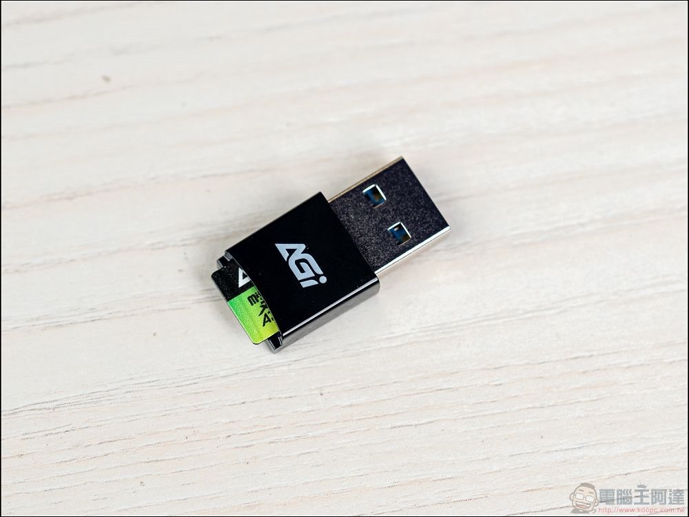 亞奇雷 AGI Supreme Pro TF 138 2TB microSD 記憶卡 (6) 亞奇雷 AGI Supreme Pro TF 138 2TB microSD 記憶卡 (6)