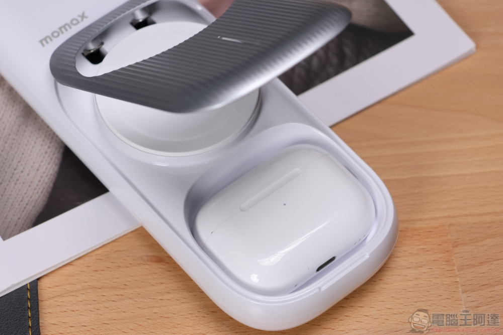 momax 三合一無線充電行動電源,iPhone、Apple Watch、AirPods 一次充好 - 電腦王阿達 momax 三合一無線充電行動電源,iPhone、Apple Watch、AirPods 一次充好 - 電腦王阿達