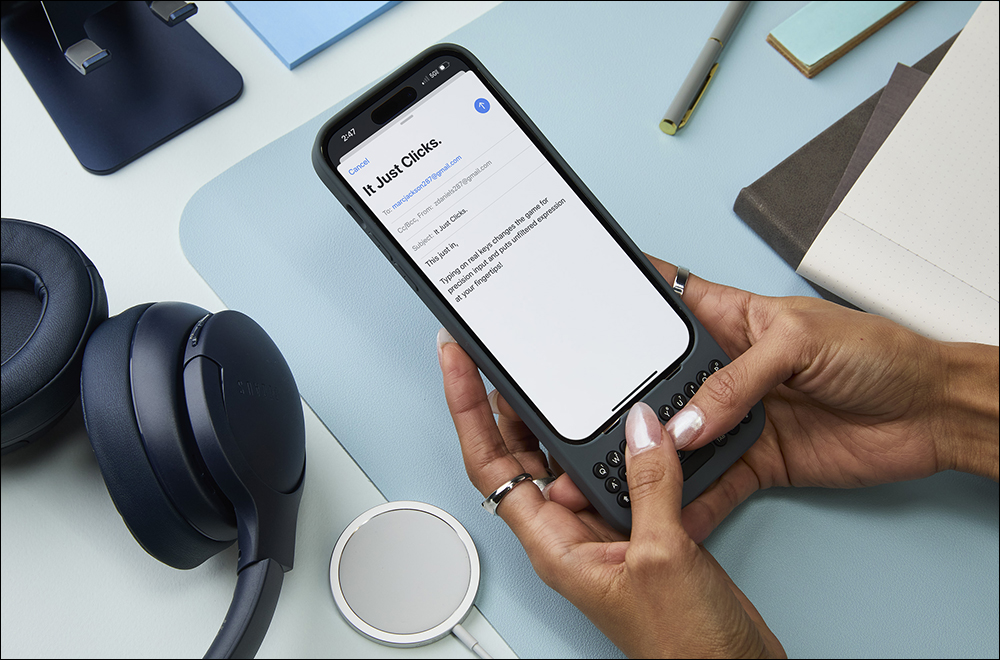 Clicks 推出 iPhone 實體鍵盤殼,不僅保護手機,還能享受實體按鍵的按壓手感!(iPhone 15 Pro 系列與 iPhone 14 Pro 適用) - 電腦王阿達 Clicks 推出 iPhone 實體鍵盤殼,不僅保護手機,還能享受實體按鍵的按壓手感!(iPhone 15 Pro 系列與 iPhone 14 Pro 適用) - 電腦王阿達