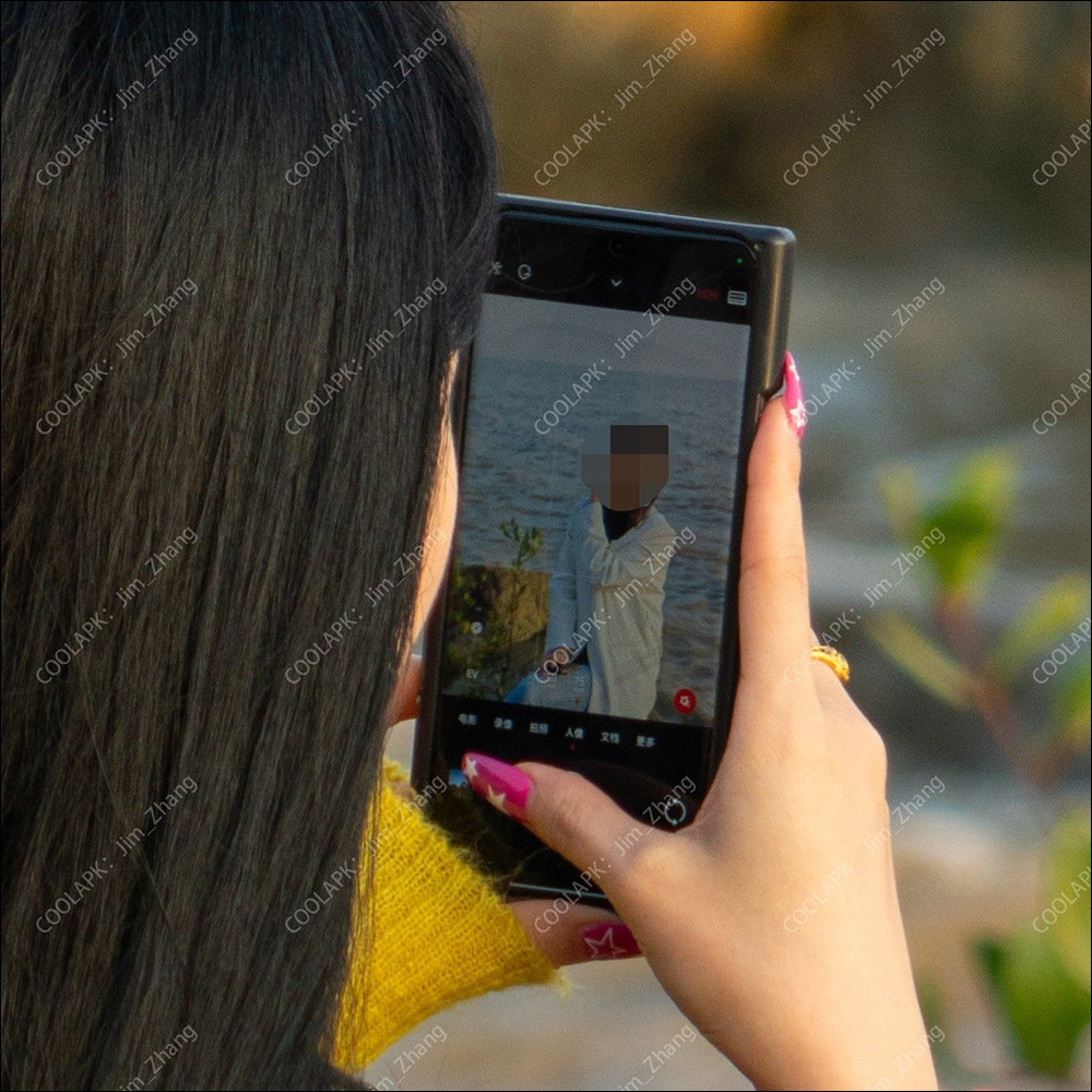 小米 Xiaomi 14 Ultra 的無線攝影手把通過認證,疑似工程機被捕獲!外觀渲染圖也提前曝光 - 電腦王阿達 小米 Xiaomi 14 Ultra 的無線攝影手把通過認證,疑似工程機被捕獲!外觀渲染圖也提前曝光 - 電腦王阿達