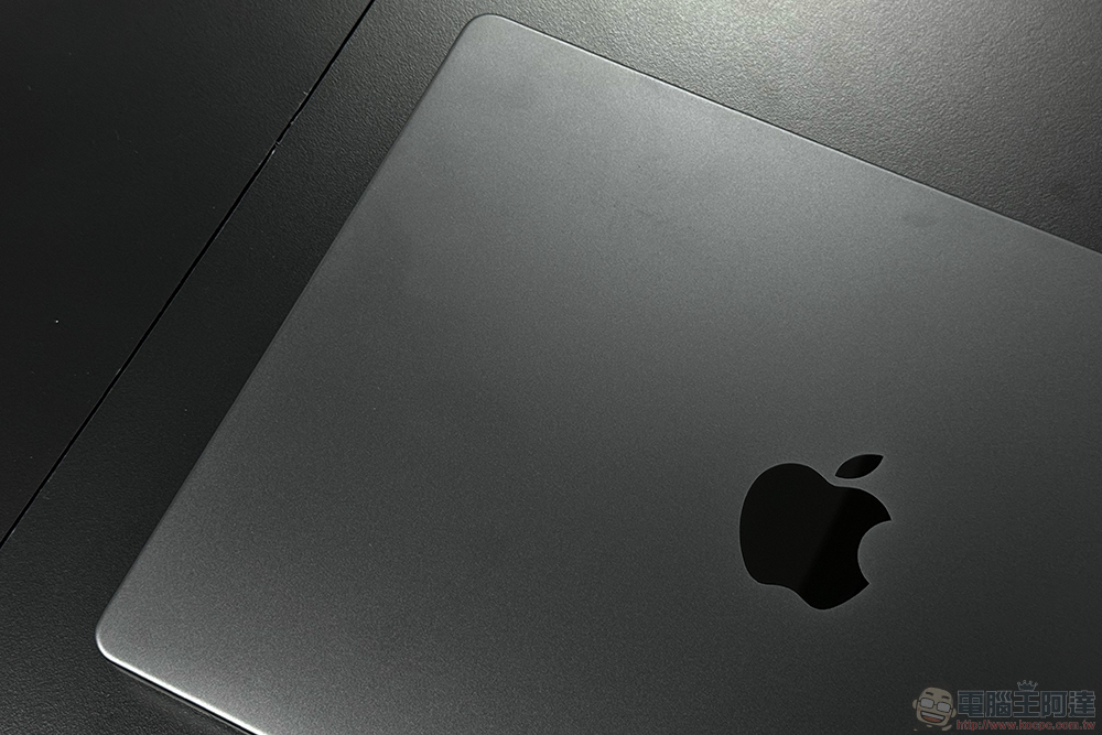 頂規 M3 Max MacBook Pro 開箱體驗:太空黑,帶你飛 - 電腦王阿達 頂規 M3 Max MacBook Pro 開箱體驗:太空黑,帶你飛 - 電腦王阿達