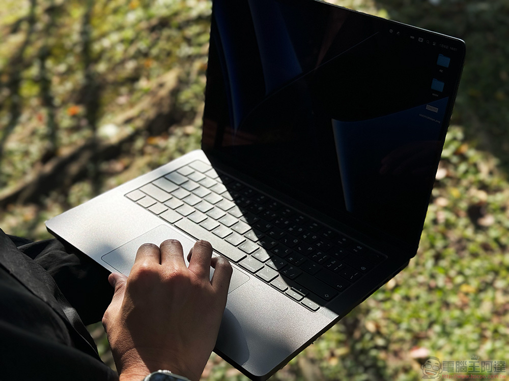 如何在 MacBook 的觸控板上「點擊滑鼠右鍵」? - 電腦王阿達 頂規 M3 Max MacBook Pro 開箱體驗:太空黑,帶你飛 - 電腦王阿達