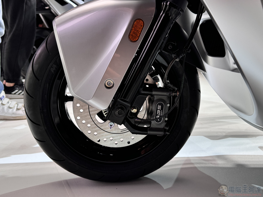 9kW 新動力!Gogoro Pulse 旗艦新車發表:智慧觸控儀表、先進頭燈搭載 - 電腦王阿達 9kW 新動力!Gogoro Pulse 旗艦新車發表:智慧觸控儀表、先進頭燈搭載 - 電腦王阿達