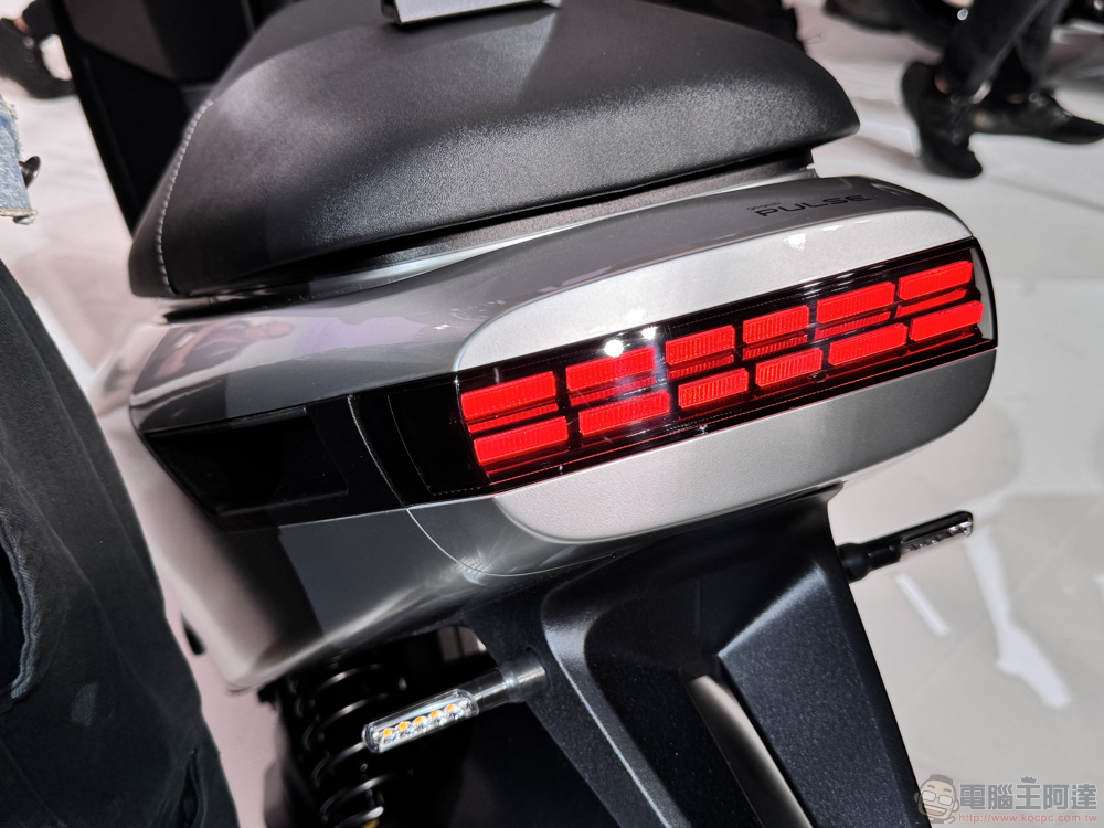 9kW 新動力!Gogoro Pulse 旗艦新車發表:智慧觸控儀表、先進頭燈搭載 - 電腦王阿達 9kW 新動力!Gogoro Pulse 旗艦新車發表:智慧觸控儀表、先進頭燈搭載 - 電腦王阿達