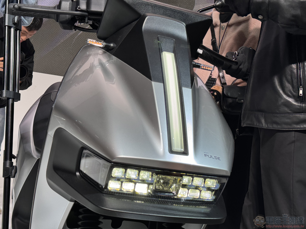 9kW 新動力!Gogoro Pulse 旗艦新車發表:智慧觸控儀表、先進頭燈搭載 - 電腦王阿達 9kW 新動力!Gogoro Pulse 旗艦新車發表:智慧觸控儀表、先進頭燈搭載 - 電腦王阿達