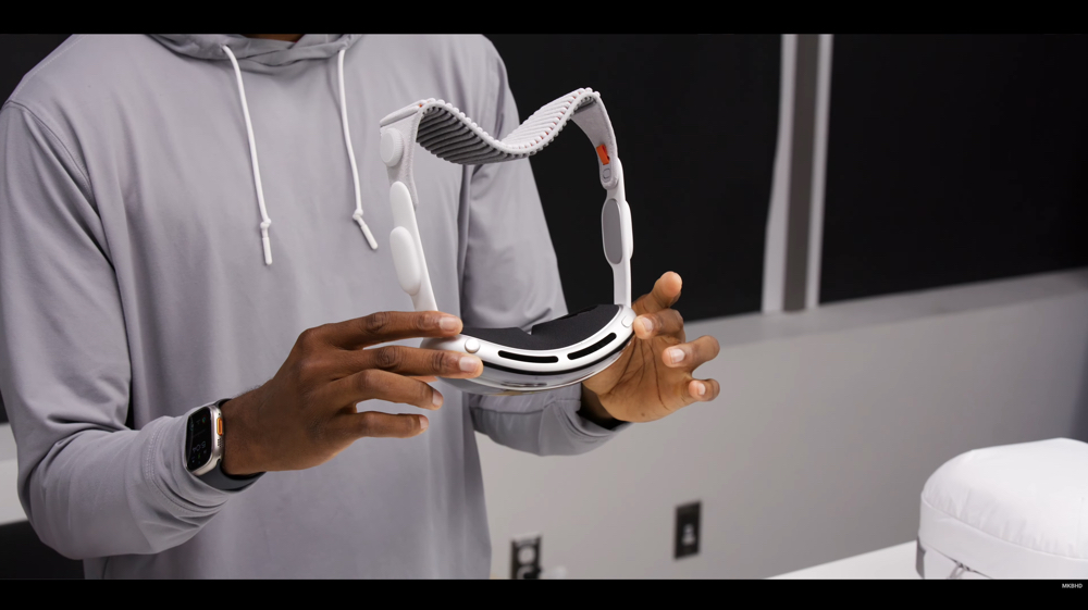 MKBHD 開箱 Apple Vision Pro,200 美元的攜行包意外成為亮點 - 電腦王阿達 MKBHD 開箱 Apple Vision Pro,200 美元的攜行包意外成為亮點 - 電腦王阿達
