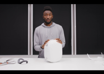 MKBHD 開箱 Apple Vision Pro，200 美元的攜行包意外成為亮點
