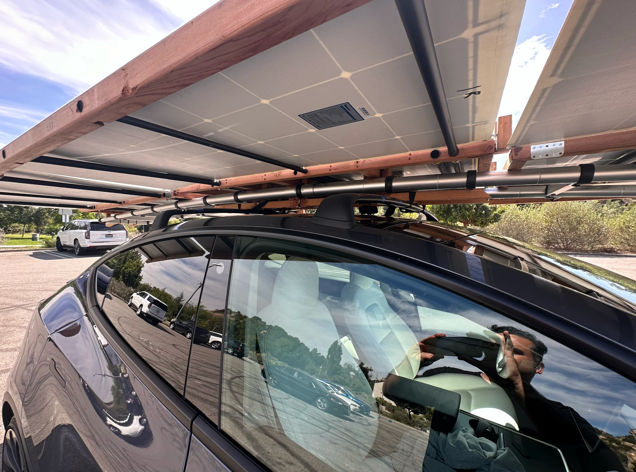 國外網友自製可隨電動車移動的太陽能板陣列,每日可增加20 英里到 60 英里續航 - 電腦王阿達 國外網友自製可隨電動車移動的太陽能板陣列,每日可增加20 英里到 60 英里續航 - 電腦王阿達