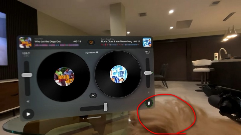 狗狗也能玩 Apple Vision Pro ?國外網友使用 Vision Pro 進行虛擬遛狗 - 電腦王阿達 狗狗也能玩 Apple Vision Pro ?國外網友使用 Vision Pro 進行虛擬遛狗 - 電腦王阿達