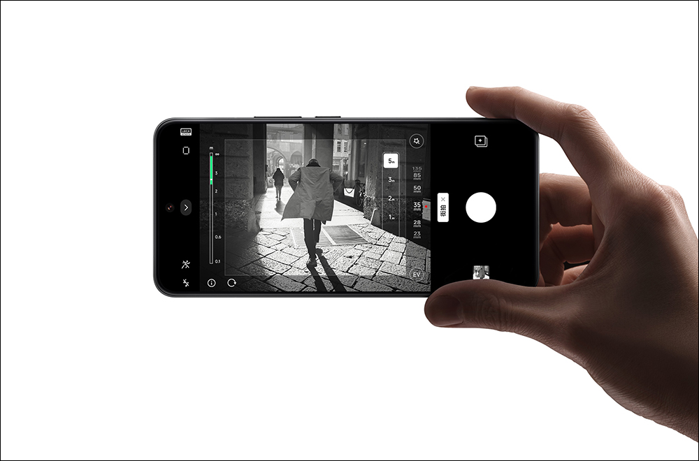 小米 Xiaomi 14 Ultra 正式登場:徠卡光學 Summilux 四鏡頭,新一代專業影像旗艦|支援 80W 無線快充、雙向衛星通信 - 電腦王阿達 小米 Xiaomi 14 Ultra 正式登場:徠卡光學 Summilux 四鏡頭,新一代專業影像旗艦|支援 80W 無線快充、雙向衛星通信 - 電腦王阿達