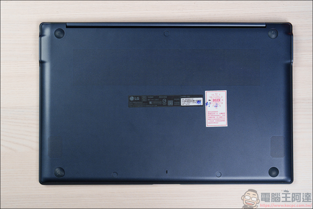 LG gram SuperSlim 開箱評測|擁有 15.6 吋不到 1KG 的極具輕薄機身|還有超長續航的商務筆電 - 電腦王阿達 LG gram SuperSlim 開箱評測|擁有 15.6 吋不到 1KG 的極具輕薄機身|還有超長續航的商務筆電 - 電腦王阿達