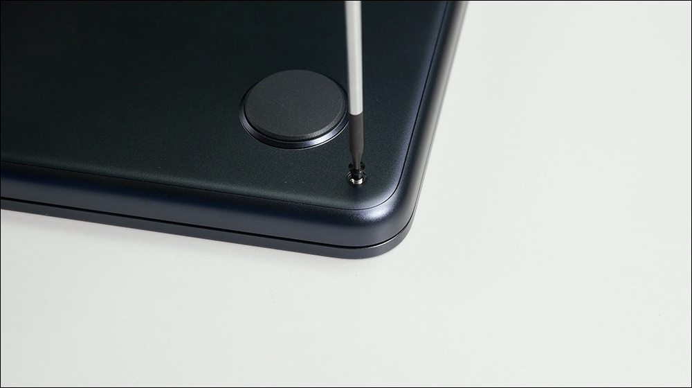 iFixit 拆解 M3 MacBook Air,揭示內部 1 關鍵變化令讀寫效能大幅提升 - 電腦王阿達 iFixit 拆解 M3 MacBook Air,揭示內部 1 關鍵變化令讀寫效能大幅提升 - 電腦王阿達