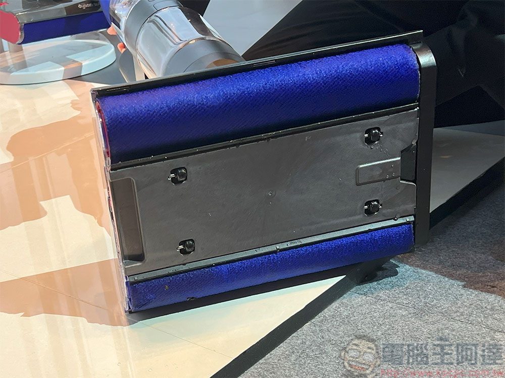 新產品 Dyson WashG1 雙驅四刷無線洗地機在台上市,輕量款同步推出 - 電腦王阿達 新產品 Dyson WashG1 雙驅四刷無線洗地機在台上市,輕量款同步推出 - 電腦王阿達