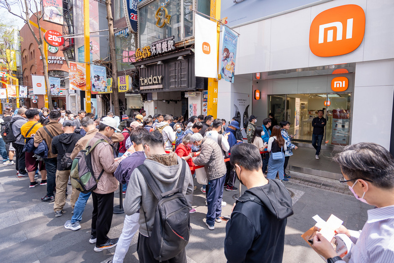 Xiaomi 14 Ultra 與 Xiaomi 14 單日預購量再創新高 展期朝聖的米粉們也超過上千人次 - 電腦王阿達 Xiaomi 14 Ultra 與 Xiaomi 14 單日預購量再創新高 展期朝聖的米粉們也超過上千人次 - 電腦王阿達