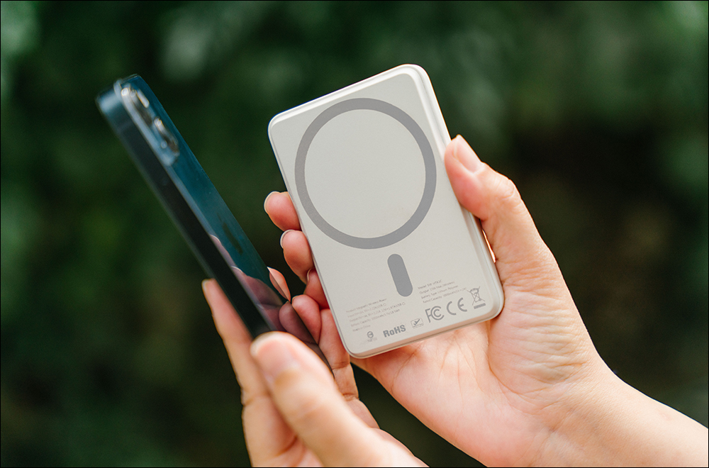 無印良品推出磁吸式無線充電器,手機掛繩等多款好用 3C 配件也將陸續在台開賣,多款春季新品搶先看 - 電腦王阿達 無印良品推出磁吸式無線充電器,手機掛繩等多款好用 3C 配件也將陸續在台開賣,多款春季新品搶先看 - 電腦王阿達