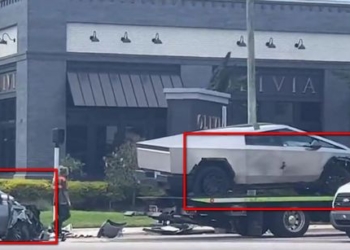 特斯拉 Cybertruck 與 Nissan Sentra 發生車禍，Cybertruck 僅板金損傷，對方車頭全毀