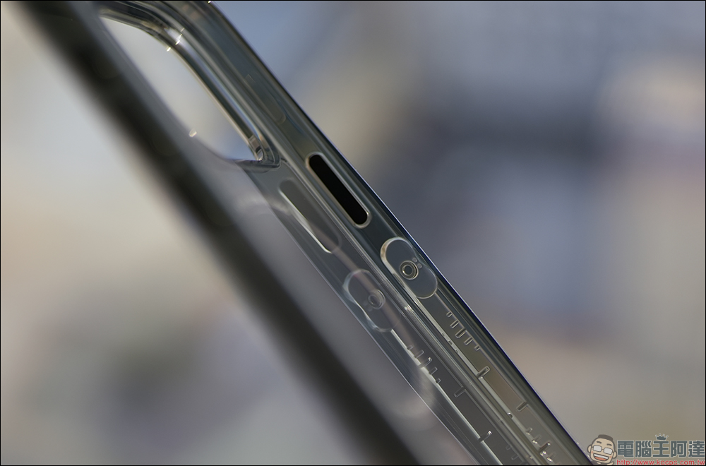 PRIIÖ iPhone 15 Pro Echo系列透明保護殼開箱|獨家專利隱藏式揚聲槽設計、超強磁吸功能,附贈防水袋掛繩與抗藍光保護貼! - 電腦王阿達 PRIIÖ iPhone 15 Pro Echo系列透明保護殼開箱|獨家專利隱藏式揚聲槽設計、超強磁吸功能,附贈防水袋掛繩與抗藍光保護貼! - 電腦王阿達