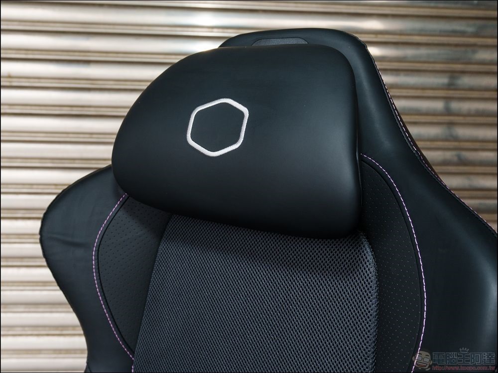 Cooler Master Hybrid M 電競工學按摩椅 - 15 Cooler Master Hybrid M 電競工學按摩椅 - 15