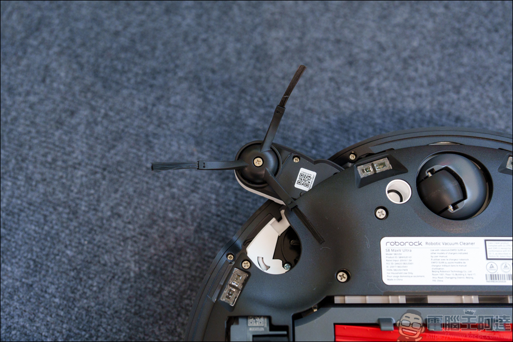 Roborock S8 MaxV Ultra 極致貼牆 AI 旗艦掃拖機器人｜全面升級的機皇，讓你家的地面始終一塵不染 - 電腦王阿達